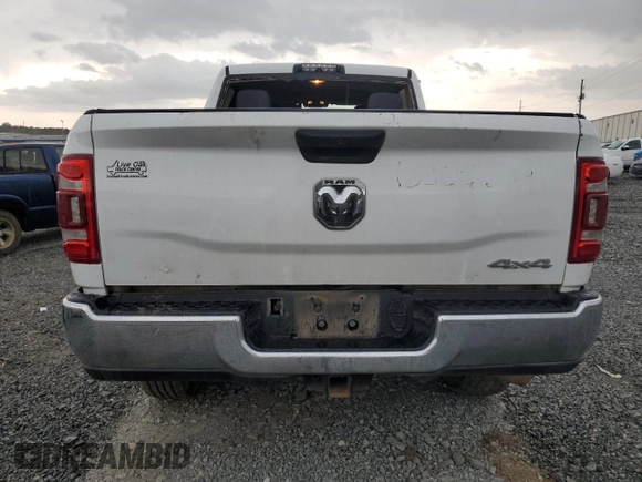 2020 Ram 2500 Tradesman z VIN 3C6UR5CL9LG111003, wystawiony jako Copart lot #48907975 z przebiegiem 220 333 mil mil oraz Szkoda całkowita • Salvage title. Historia ofert i sprzedaży dostępna na DreamBid. Obrazek 6.