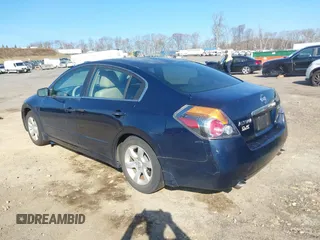 2008 Nissan Altima 2.5 S with VIN 1N4AL21E68C179999, listed as a IAAI auction lot 42068561 with 86,585 mi miles. Bid and sale history available at carsss.com. Image 3.