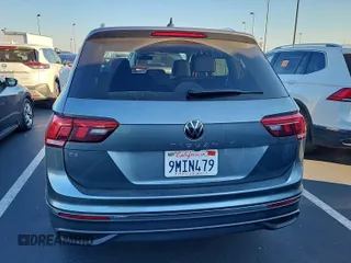 2024 Volkswagen Tiguan SE with VIN 3VV3B7AX5RM107598, listed as a IAAI auction lot 42796418 with 25,762 mi miles and . Bid and sale history available at DreamBid. Image 8.