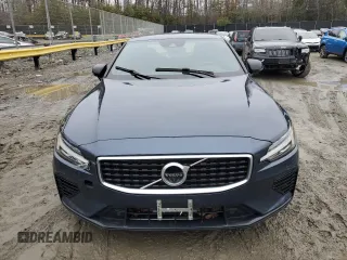 2019 Volvo S60 R-Design with VIN 7JRBR0FM3KG017556, listed as a Copart auction lot 40569944 with 29,744 mi miles. Bid and sale history available at carsss.com. Image 5.