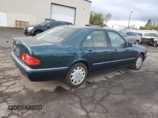 1996 Mercedes-Benz E-Class with VIN WDBJF55F5TJ013658, listed as a Copart auction lot 53891915 with 152,170 mi miles and Clean Title. Bid and sale history available at carsss.com. Image 3.