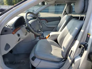 2002 Mercedes-Benz S 430 z VIN WDBNG70J02A289508, wystawiony jako Copart lot #56214015 z przebiegiem 124 719 mil mil oraz Szkody całkowita. Historia ofert i sprzedaży dostępna na DreamBid. Obrazek 7.