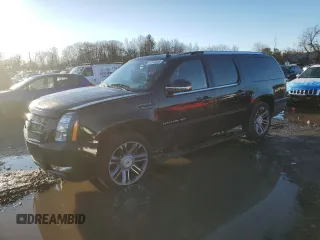 2013 Cadillac Escalade ESV Premium z VIN 1GYS4JEF6DR311394, wystawiony jako Copart lot #84943644 z przebiegiem 129 382 mil mil oraz Szkoda całkowita • Salvage title. Historia ofert i sprzedaży dostępna na DreamBid. Obrazek 1.