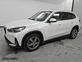 2023 BMW X1 xDrive28i with VIN WBX73EF00P5X20800, listed as a Copart auction lot 53166625 with 27,545 mi miles and Clean Title. Bid and sale history available at carsss.com. Image 1.