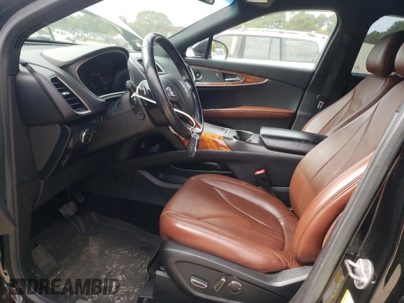 2017 Lincoln MKX Reserve z VIN 2LMPJ8LP0HBL24112, wystawiony jako Copart lot #55925135 z przebiegiem 70 997 mil mil oraz Szkoda całkowita • Salvage title. Historia ofert i sprzedaży dostępna na DreamBid. Obrazek 7.