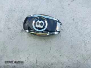 2022 Bentley Bentayga V8 z VIN SJAAM2ZV2NC013035, wystawiony jako IAAI lot #41487773 z przebiegiem 35 500 mil mil oraz . Historia ofert i sprzedaży dostępna na DreamBid. Obrazek 11.