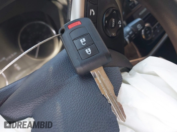 2018 Mitsubishi Outlander ES z VIN JA4AD2A39JZ071007, wystawiony jako IAAI lot #42114991 z przebiegiem 84 422 mil mil oraz . Historia ofert i sprzedaży dostępna na DreamBid. Obrazek 11.