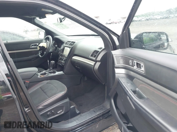 2018 Ford Explorer XLT z VIN 1FM5K7D87JGA56109, wystawiony jako IAAI lot #42423403 z przebiegiem 80 082 mil mil oraz . Historia ofert i sprzedaży dostępna na DreamBid. Obrazek 5.