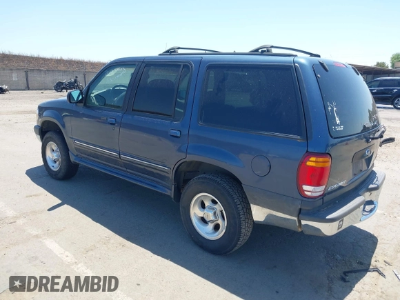 1999 Ford Explorer XLT z VIN 1FMDU34EXXZA79739, wystawiony jako IAAI lot #42353736 z przebiegiem 377 224 mil mil oraz . Historia ofert i sprzedaży dostępna na DreamBid. Obrazek 3.