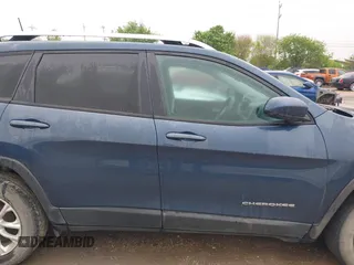 2020 Jeep Cherokee Latitude с VIN 1C4PJLCB9LD521757, выставлен на аукционе IAAI как лот 41906725 с пробегом 117 252 миль миль и . История ставок и продаж доступна на DreamBid. Изображение 13.