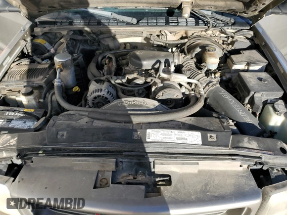 1998 GMC Sonoma SLS w/1SJ Pkg with VIN 1GTCT19W8W8532706, listed as a Copart auction lot 86663874 with 185,800 mi miles and Salvage Title. Bid and sale history available at carsss.com. Image 11.