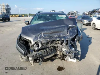2019 Jeep Cherokee Altitude with VIN 1C4PJMLX7KD302103, listed as a Copart auction lot 72351434 with Not Provided miles and Salvage Title. Bid and sale history available at DreamBid. Image 5.