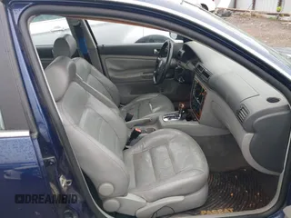 2005 Volkswagen Passat GLS with VIN WVWAD63B15E082758, listed as a IAAI auction lot 41952194 with 163,416 mi miles and . Bid and sale history available at DreamBid. Image 5.