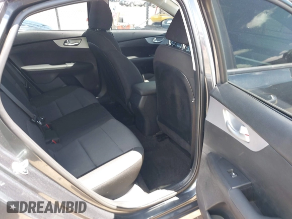 2024 Kia Forte LXS z VIN 3KPF24AD9RE819395, wystawiony jako IAAI lot #42182642 z przebiegiem 14 778 mil mil oraz . Historia ofert i sprzedaży dostępna na DreamBid. Obrazek 8.