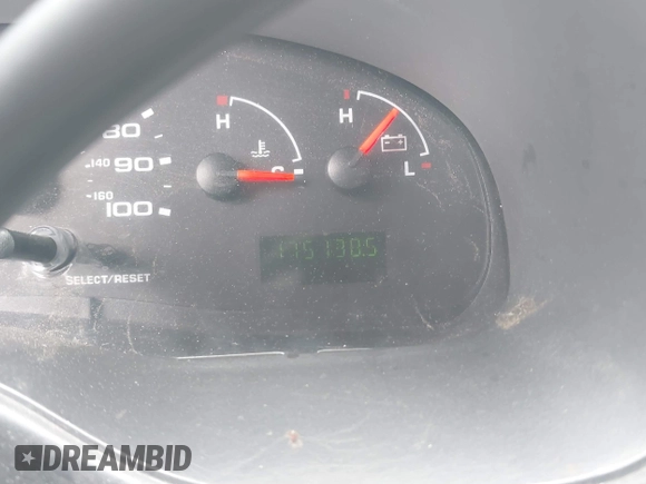 2005 Ford Econoline Cargo with VIN 1FTRE14W95HA47937, listed as a IAAI auction lot 41922991 with 175,138 mi miles. Bid and sale history available at carsss.com. Image 15.