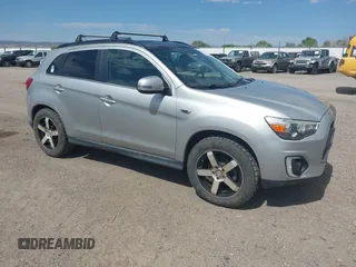 2015 Mitsubishi Outlander GT z VIN 4A4AR4AW7FE045218, wystawiony jako IAAI lot #42473134 z przebiegiem 133 775 mil mil oraz . Historia ofert i sprzedaży dostępna na DreamBid. Obrazek 1.