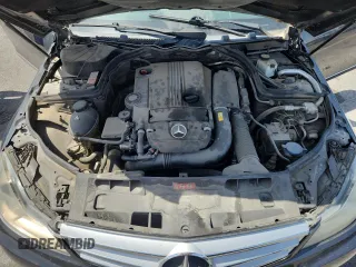 2012 Mercedes-Benz C 250 Sport z VIN WDDGF4HB3CA597983, wystawiony jako Copart lot #62301835 z przebiegiem 194 268 mil mil oraz Czysty tytuł • Clean title. Historia ofert i sprzedaży dostępna na DreamBid. Obrazek 11.