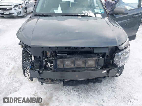 2024 Hyundai Venue SEL z VIN KMHRC8A39RU317444, wystawiony jako IAAI lot #41596048 z przebiegiem 8 619 mil mil oraz . Historia ofert i sprzedaży dostępna na DreamBid. Obrazek 6.