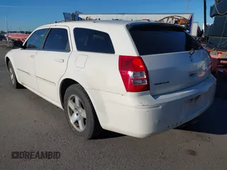 2007 Dodge Magnum with VIN 2D4FV47V97H736125, listed as a IAAI auction lot 41725563 with 117,836 mi miles and . Bid and sale history available at carsss.com. Image 3.