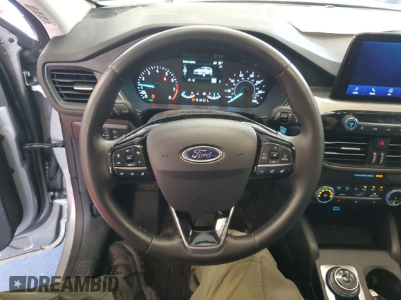 2022 Ford Escape SE z VIN 1FMCU9G6XNUB33179, wystawiony jako IAAI lot #42793652 z przebiegiem 44 194 mil mil oraz . Historia ofert i sprzedaży dostępna na DreamBid. Obrazek 8.