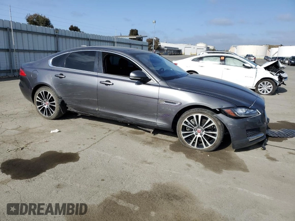 2016 Jaguar XF 35t Prestige with VIN SAJBE4BV8GCY13204, listed as a Copart auction lot 54402355 with 59,030 mi miles and Salvage Title. Bid and sale history available at carsss.com. Image 4.