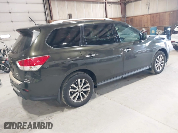 2016 Nissan Pathfinder Platinum with VIN 5N1AR2MM1GC601909, listed as a IAAI auction lot 42114650 with 151,423 mi miles. Bid and sale history available at carsss.com. Image 4.