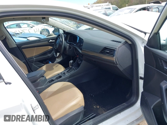 2019 Volkswagen Jetta SEL с VIN 3VWE57BU7KM264717, выставлен на аукционе IAAI как лот 42147742 с пробегом 130 927 миль миль и . История ставок и продаж доступна на DreamBid. Изображение 5.