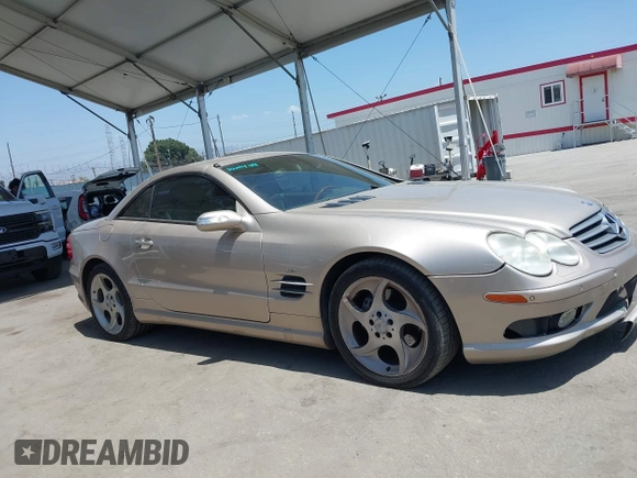 2005 Mercedes-Benz SL 500 z VIN WDBSK75F75F090730, wystawiony jako IAAI lot #42278730 z przebiegiem 83 765 mil mil oraz . Historia ofert i sprzedaży dostępna na DreamBid. Obrazek 14.