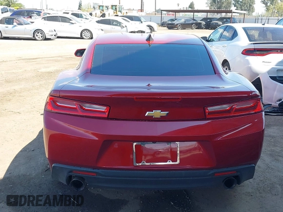 2018 Chevrolet Camaro 1LT z VIN 1G1FB1RS6J0139963, wystawiony jako IAAI lot #41885065 z przebiegiem 45 260 mil mil oraz . Historia ofert i sprzedaży dostępna na DreamBid. Obrazek 17.