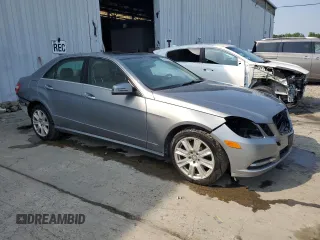 2013 Mercedes-Benz E 350 Luxury with VIN WDDHF8JB1DA685406, listed as a Copart auction lot 60195845 with 126,140 mi miles and Salvage title. Bid and sale history available at DreamBid. Image 4.