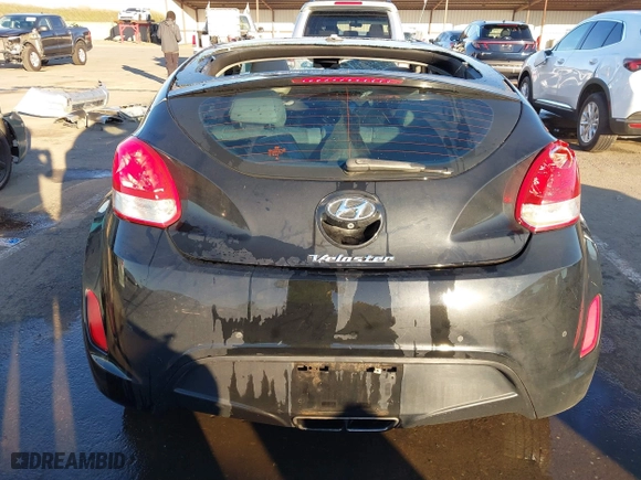 2014 Hyundai Veloster with VIN KMHTC6AD3EU184600, listed as a IAAI auction lot 41300088 with 1 mi miles. Bid and sale history available at carsss.com. Image 16.