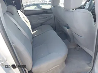 2006 Toyota Tacoma z VIN 5TELU42N56Z232703, wystawiony jako IAAI lot #41689447 z przebiegiem 171 801 mil mil oraz . Historia ofert i sprzedaży dostępna na DreamBid. Obrazek 8.