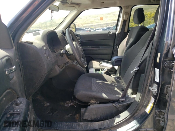 2014 Jeep Patriot Sport z VIN 1C4NJPBB3ED793868, wystawiony jako Copart lot #55330705 z przebiegiem Nie podano mil oraz Szkoda całkowita • Salvage title. Historia ofert i sprzedaży dostępna na DreamBid. Obrazek 7.