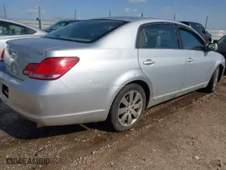 2005 Toyota Avalon XL with VIN 4T1BK36B75U022621, listed as a IAAI auction lot 41714437 with 262,919 mi miles. Bid and sale history available at carsss.com. Image 4.