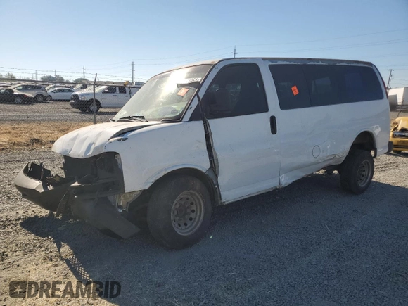 2007 Chevrolet Express Passenger z VIN 1GAHG35U271208048, wystawiony jako Copart lot #62064964 z przebiegiem Nie podano mil oraz Szkoda całkowita • Salvage title. Historia ofert i sprzedaży dostępna na DreamBid. Obrazek 1.
