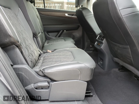 2024 Volkswagen Atlas SEL Premium R-Line with VIN 1V2FR2CAXRC537792, listed as a Copart auction lot 52522895 with 27,211 mi miles and Salvage title. Bid and sale history available at DreamBid. Image 11.