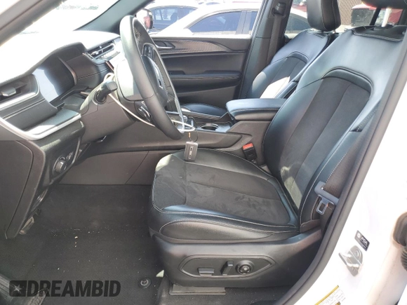 2024 Jeep Grand Cherokee Altitude z VIN 1C4RJHAG2RC142165, wystawiony jako Copart lot #63027485 z przebiegiem 40 161 mil mil oraz Czysty tytuł • Clean title. Historia ofert i sprzedaży dostępna na DreamBid. Obrazek 7.