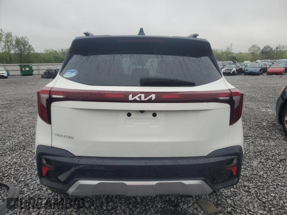2024 Kia Seltos S z VIN KNDEU2AA4R7591046, wystawiony jako Copart lot #51934525 z przebiegiem 8 362 mil mil oraz Szkoda całkowita • Salvage title. Historia ofert i sprzedaży dostępna na DreamBid. Obrazek 6.