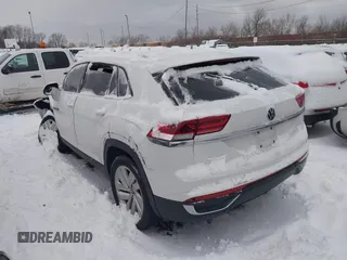 2020 Volkswagen Atlas SE with VIN 1V21E2CA8LC209865, listed as a IAAI auction lot 41245990 with 53,239 mi miles and . Bid and sale history available at DreamBid. Image 3.