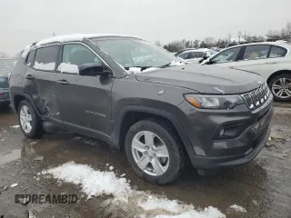 2022 Jeep Compass Altitude with VIN 3C4NJDBB0NT217079, listed as a Copart auction lot 44569765 with 8,818 mi miles and Salvage Title. Bid and sale history available at carsss.com. Image 4.