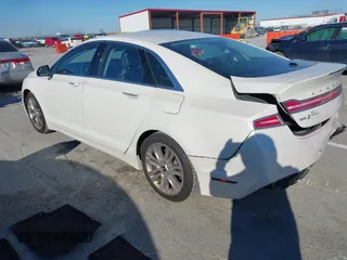 2016 Lincoln MKZ with VIN 3LN6L2G98GR632641, listed as a IAAI auction lot 41022028 with 50,625 mi miles and . Bid and sale history available at DreamBid. Image 3.