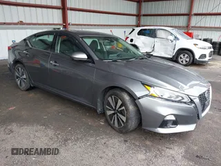 2019 Nissan Altima SV z VIN 1N4BL4DV6KC143166, wystawiony jako IAAI lot #42245892 z przebiegiem 57 770 mil mil oraz . Historia ofert i sprzedaży dostępna na DreamBid. Obrazek 1.