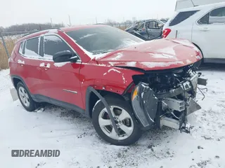 2019 Jeep Compass Altitude с VIN 3C4NJDBB7KT641452, выставлен на аукционе IAAI как лот 41327000 с пробегом 81 487 миль миль и . История ставок и продаж доступна на DreamBid. Изображение 1.