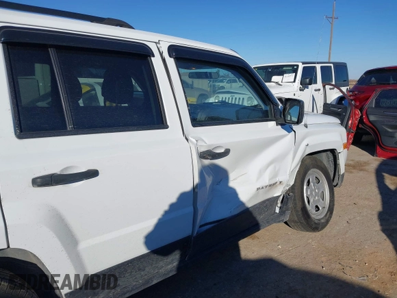 2017 Jeep Patriot Sport with VIN 1C4NJPBA2HD118914, listed as a IAAI auction lot 41328500 with 67,007 mi miles. Bid and sale history available at carsss.com. Image 6.