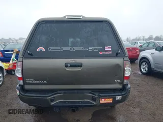 2014 Toyota Tacoma with VIN 5TFLU4EN6EX104410, listed as a IAAI auction lot 41925708 with 189,375 mi miles. Bid and sale history available at carsss.com. Image 17.
