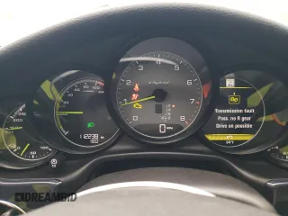 2015 Porsche Panamera S E-Hybrid z VIN WP0AD2A72FL040409, wystawiony jako Copart lot #51445505 z przebiegiem 112 238 mil mil oraz Tytuł czysty. Historia ofert i sprzedaży dostępna na DreamBid. Obrazek 9.