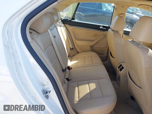 2008 Volkswagen Jetta Sedan SE with VIN 3VWRM71K68M070130, listed as a IAAI auction lot 41751450 with 217,598 mi miles. Bid and sale history available at carsss.com. Image 8.