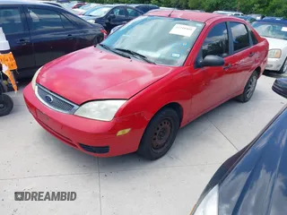 2005 Ford Focus S z VIN 1FAFP34N65W165817, wystawiony jako IAAI lot #42218809 z przebiegiem 191 324 mil mil oraz . Historia ofert i sprzedaży dostępna na DreamBid. Obrazek 2.