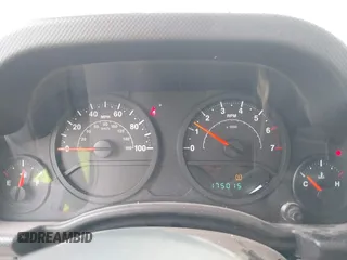2008 Jeep Wrangler Unlimited X с VIN 1J4GA39198L547328, выставлен на аукционе IAAI как лот 42288915 с пробегом 175 015 миль миль и . История ставок и продаж доступна на DreamBid. Изображение 7.
