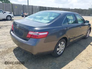 2007 Toyota Camry CE z VIN 4T1BE46K17U109995, wystawiony jako IAAI lot #42473032 z przebiegiem 193 731 mil mil oraz . Historia ofert i sprzedaży dostępna na DreamBid. Obrazek 4.